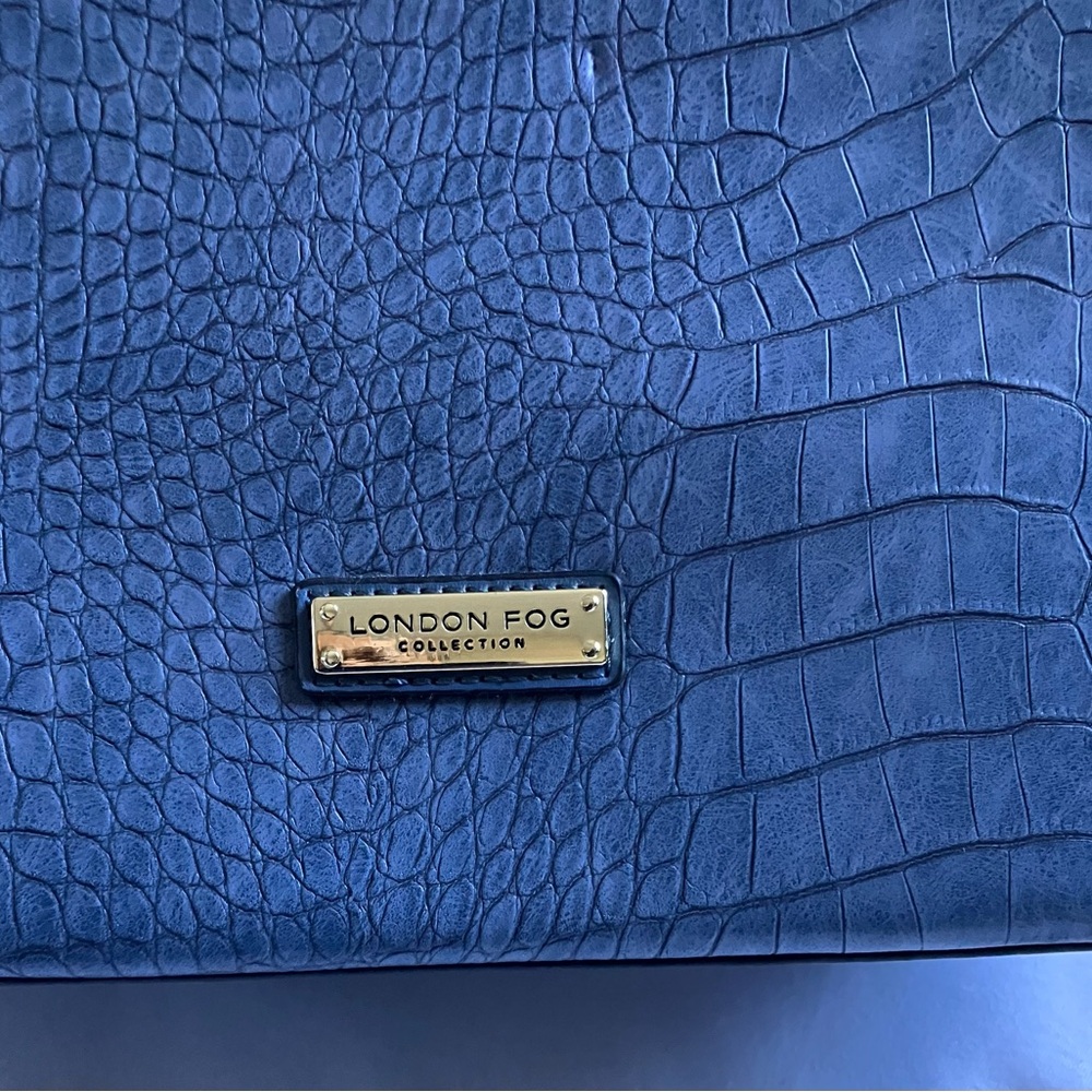 VINTAGE London Fog Blue Croc-Embossed Bag with Crossbody Strap NWOT - Picture 3 of 15